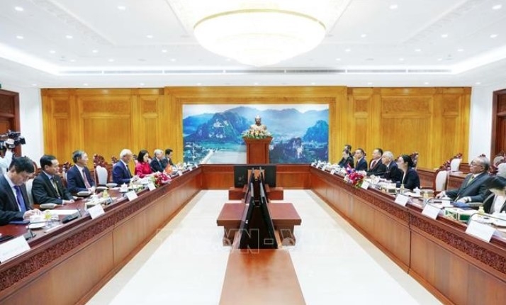 Vietnam - Laos peace committees promote role of people-to-people diplomacy